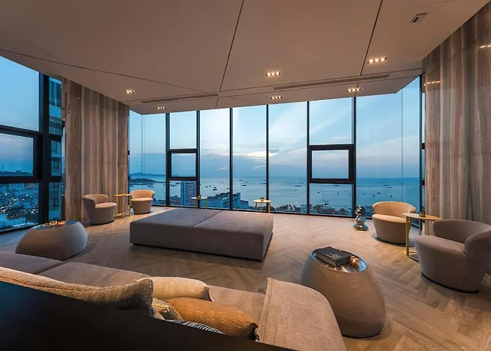 Amazing Infinity Pool Condo Next To The Beach