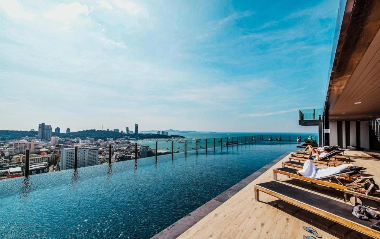 Apartment Amazing Infinity Pool Next To The