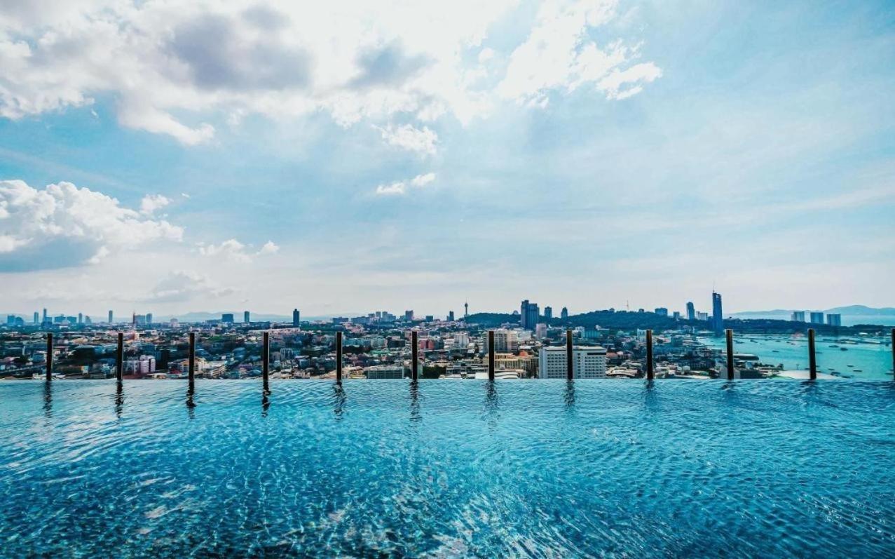 Amazing Infinity Pool Next To The